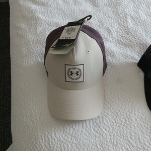 Under Armour Iso-Chill ArmourVent Trucker Hat